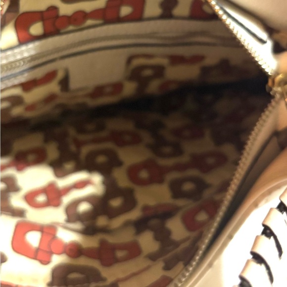 Gucci Beige Hobo Bag with Tassels - Picture 4 of 13